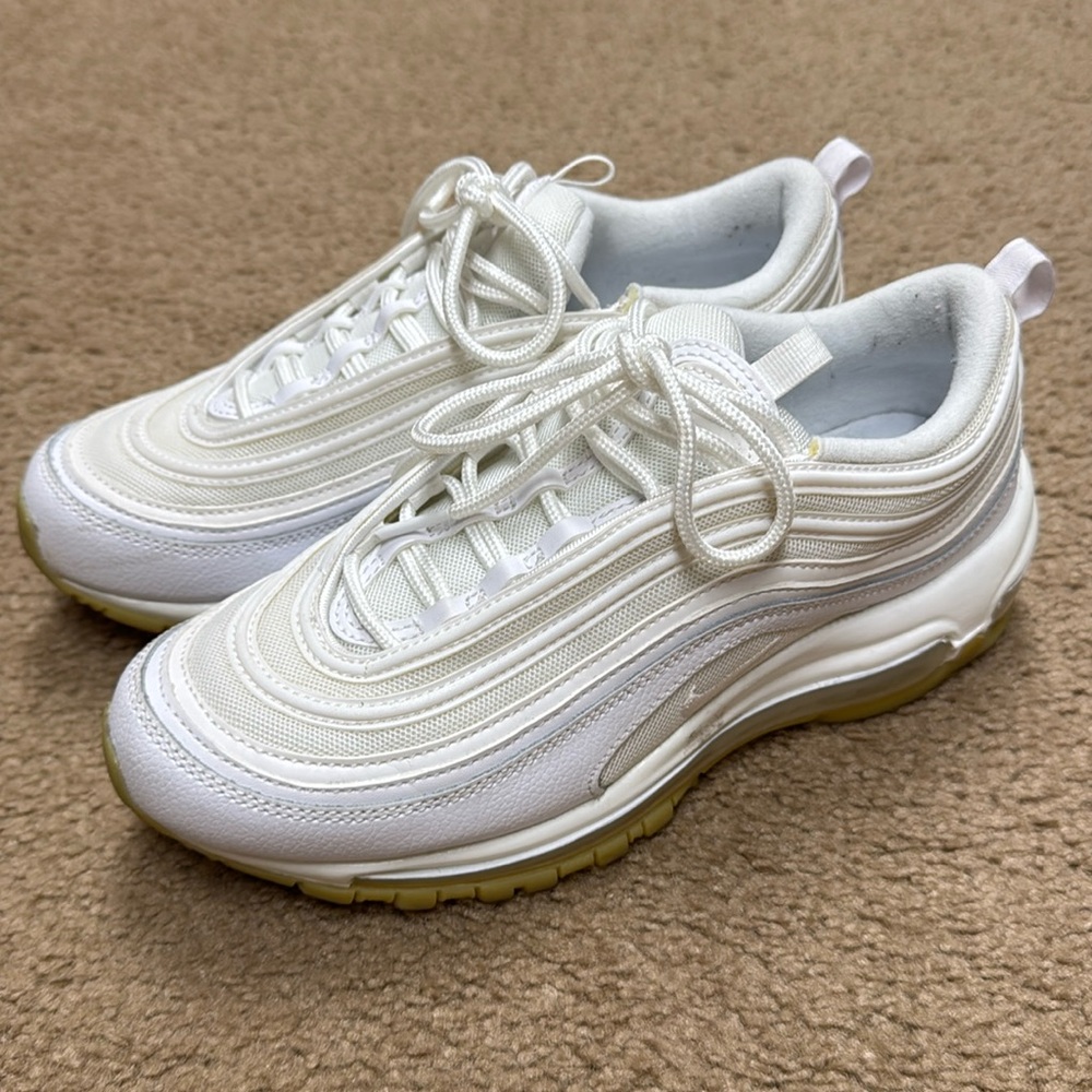 Nike men’s Air Max. Size 6